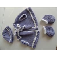 Gebreide poncho, muts en slofjes lila