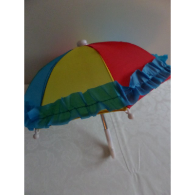 paraplu in rood, groen, blauw en geel