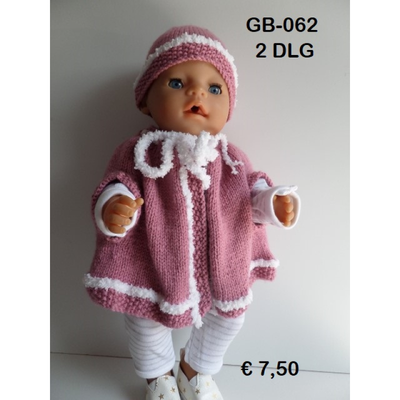 Poncho met muts, gebreid in oud rose